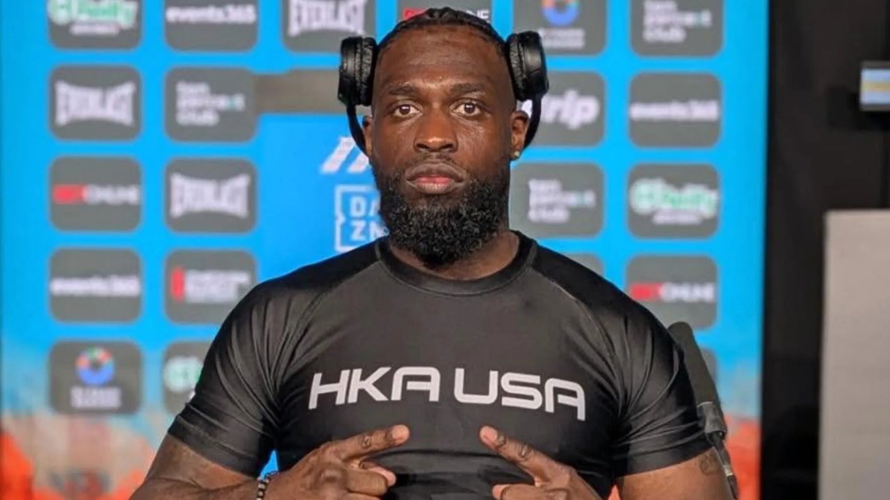 Anthony Hollaway Kolaps di Ring Karena Gagal Napas