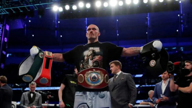 Oleksandr Usyk Dapat Izin Voluntary Defense, Persaingan Kelas Berat Makin Memanas