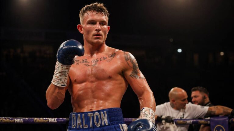 Duel Dunia Tertunda: Dalton Smith vs Alberto Puello Batal Mendadak