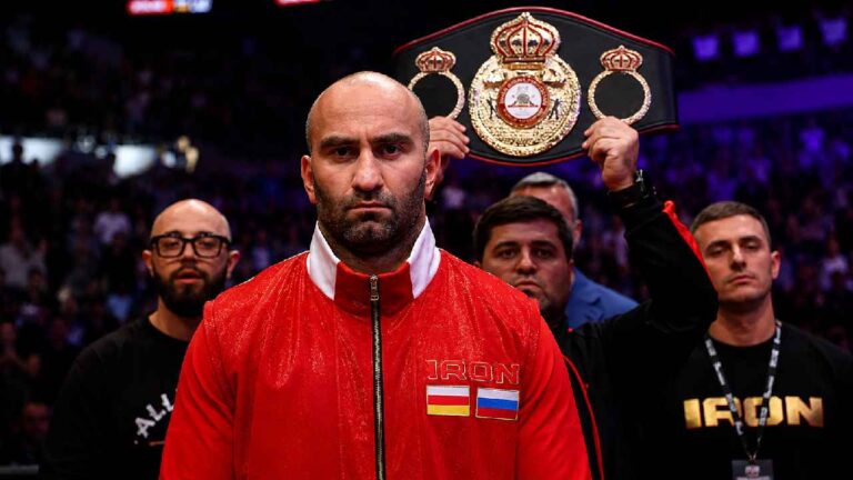 Murat Gassiev Pertahankan Gelar WBA Heavyweight Hentikan Peter Kadiru
