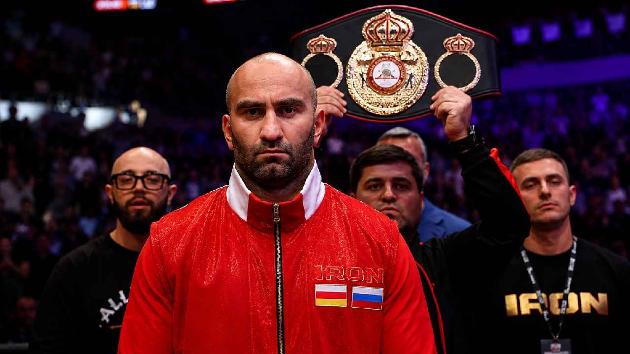 Murat Gassiev Pertahankan Gelar WBA Heavyweight Hentikan Peter Kadiru